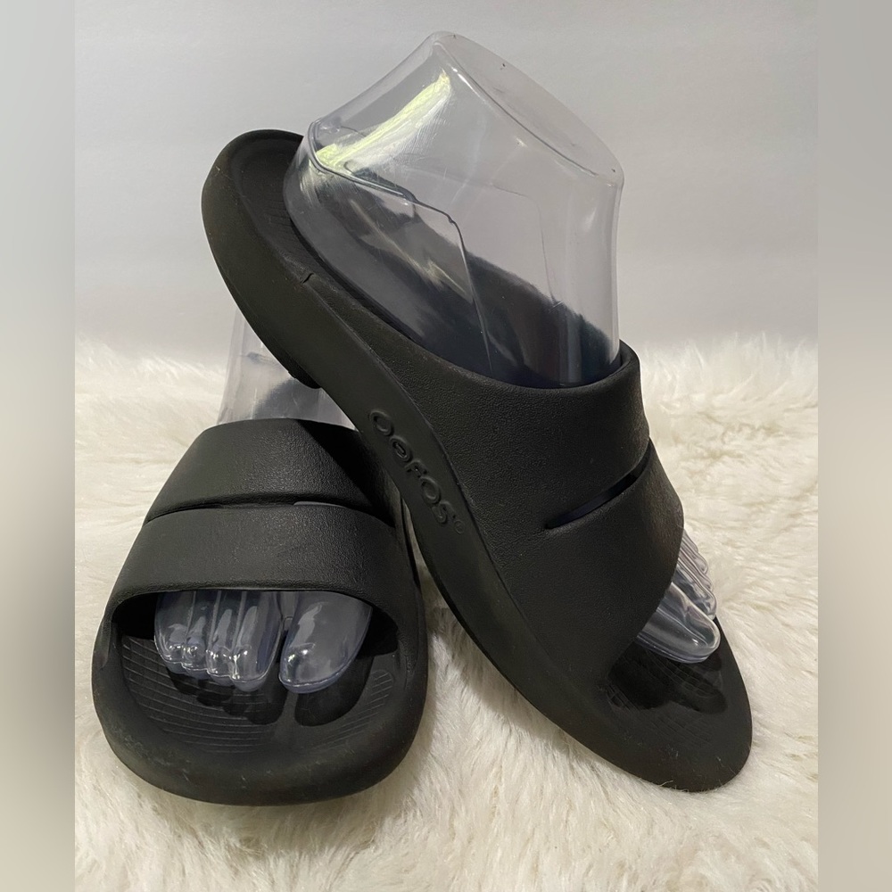 OOFOS Sandals - Picture 2 of 6